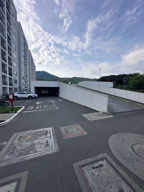 Apartamento de 2 alcobas en venta en Las Americas, Yumbo, 60 m² · foto 2 de 9