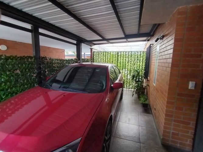 Casa de 4 alcobas en venta en Simon Bolivar, Jamundí, 280 m² · foto 4 de 17