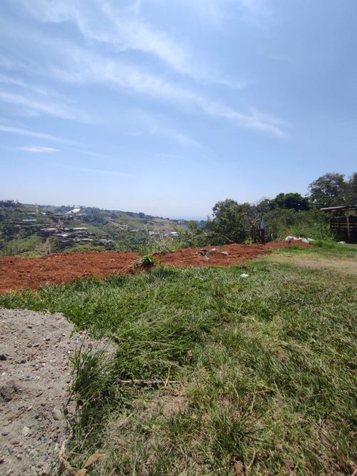 Casa de 2 alcobas en venta en La Buitrera, Cali · foto 2 de 16