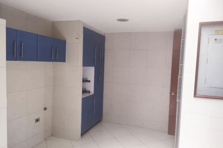 Apartamento de 5 alcobas en arriendo en Santa Barbara Occidental, Bogotá, 340 m² · foto 6 de 18