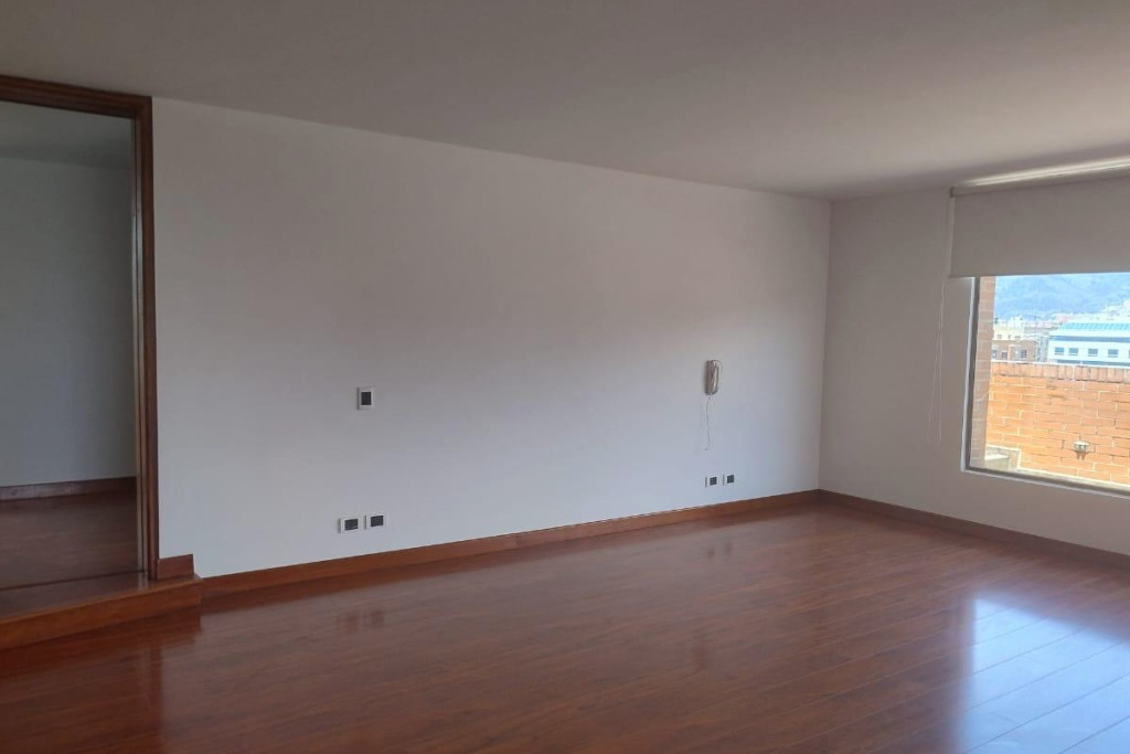 Apartamento en venta en Santa Barbara Occidental, Bogotá · foto 7 de 18