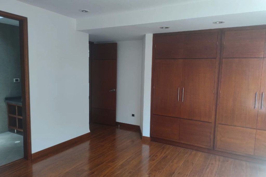 Apartamento en venta en Santa Barbara Occidental, Bogotá · foto 8 de 18