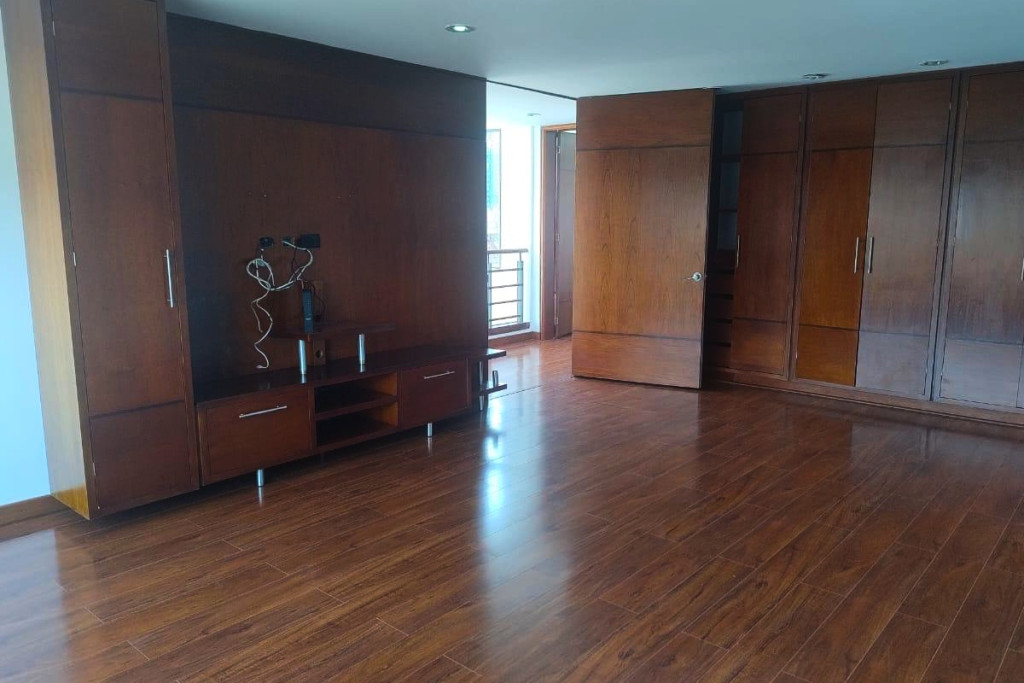 Apartamento en venta en Santa Barbara Occidental, Bogotá · foto 9 de 18