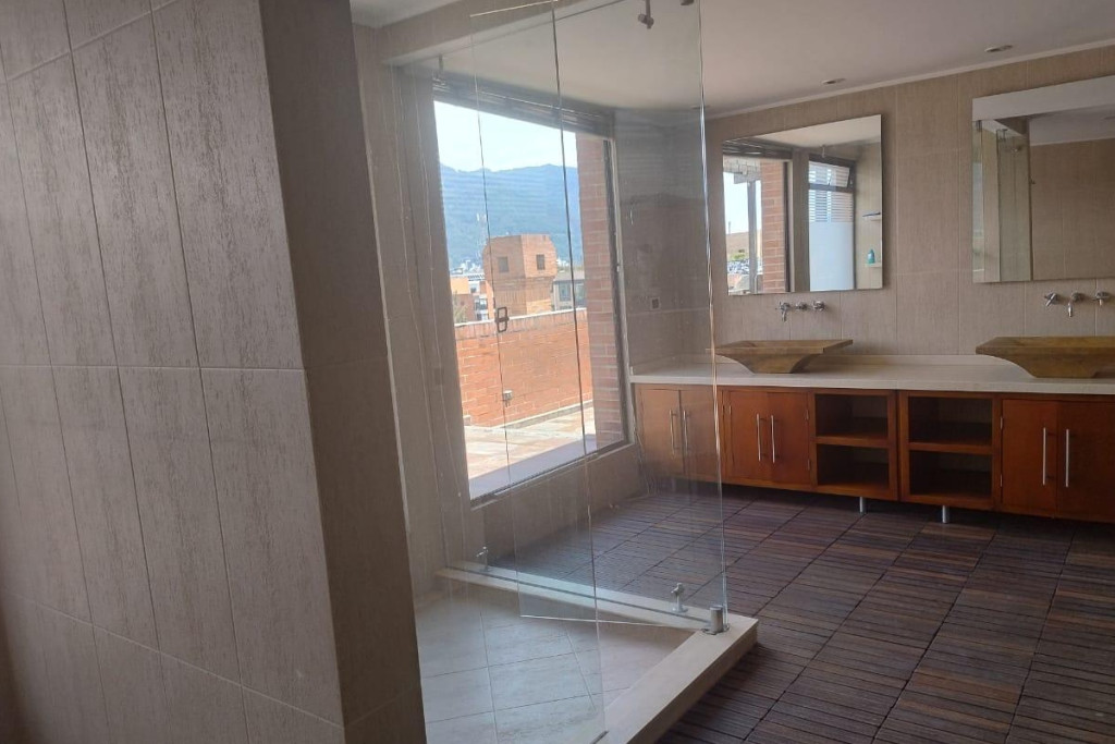 Apartamento en venta en Santa Barbara Occidental, Bogotá · foto 12 de 18