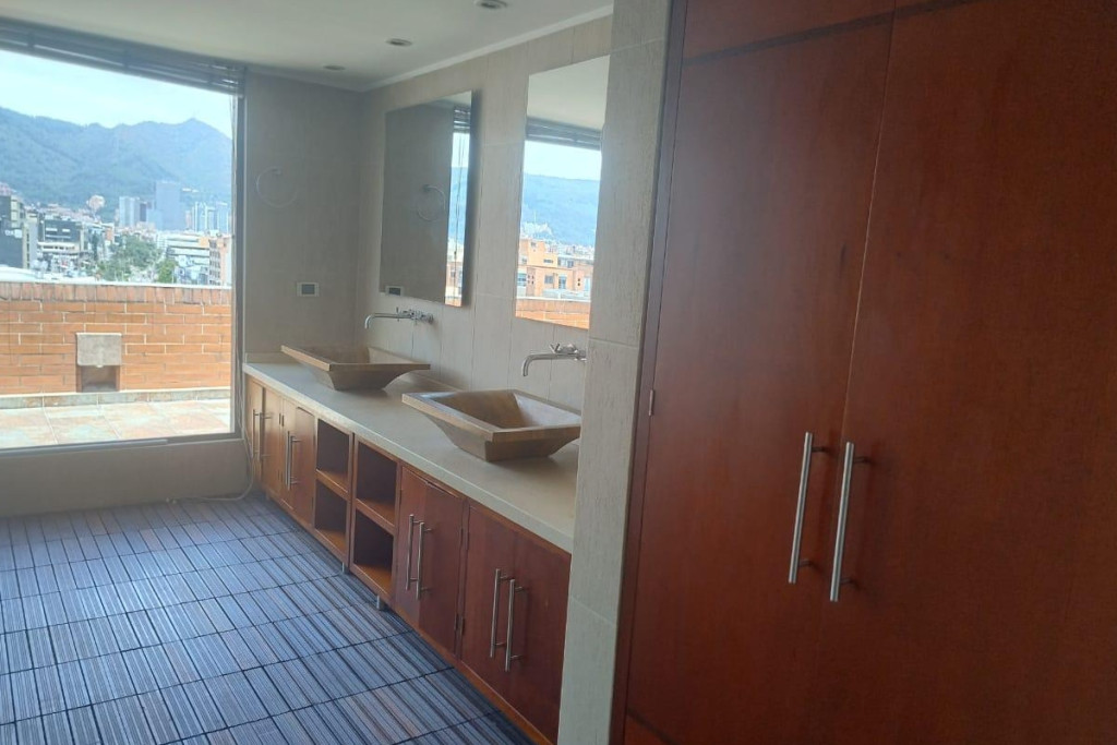 Apartamento en venta en Santa Barbara Occidental, Bogotá · foto 13 de 18