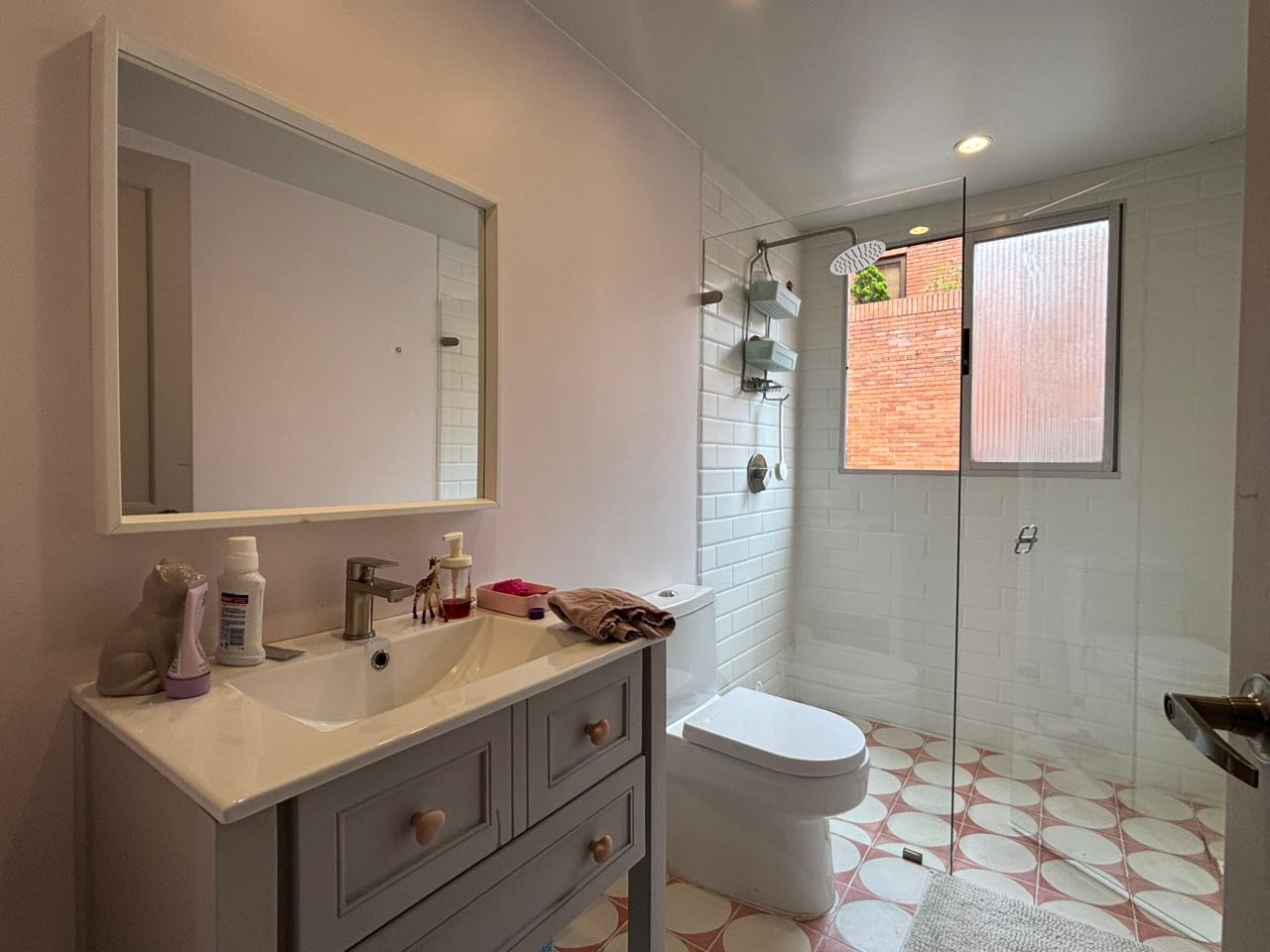 Apartamento en arriendo en Chicó Reservado, Bogotá · foto 8 de 9