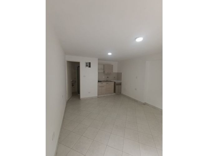 Local en arriendo en Bombona No.1, Medellín, 52 m² · foto 2 de 22