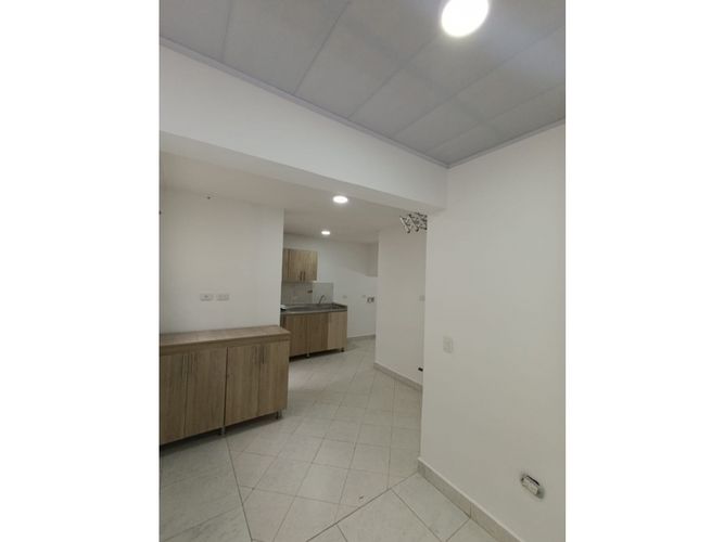 Local en arriendo en Bombona No.1, Medellín, 52 m² · foto 4 de 22