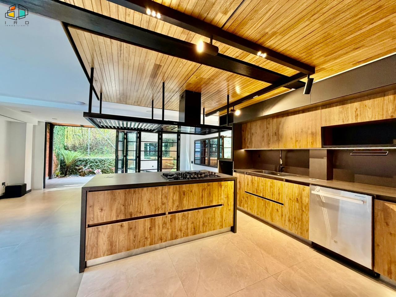 Casa en Arriendo en El Poblado, Medellín