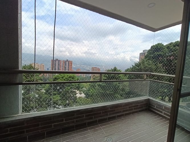Apartamento de 3 alcobas en arriendo en El Poblado, Medellín, 95 m² · foto 2 de 20