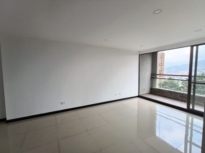 Apartamento de 3 alcobas en arriendo en El Poblado, Medellín, 95 m² · foto 5 de 20