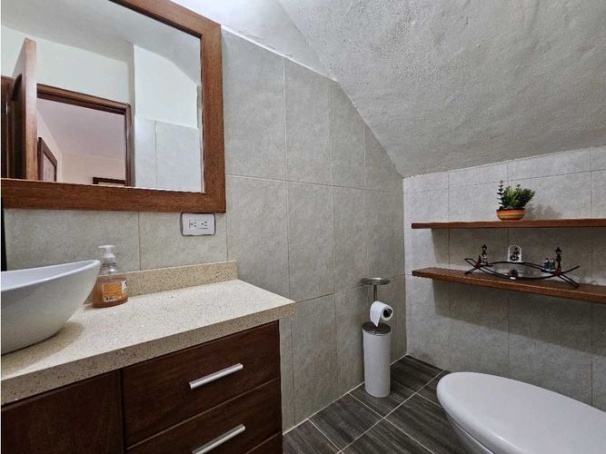 Casa de 4 alcobas en venta en El Salado, Envigado, 260 m² · foto 14 de 24