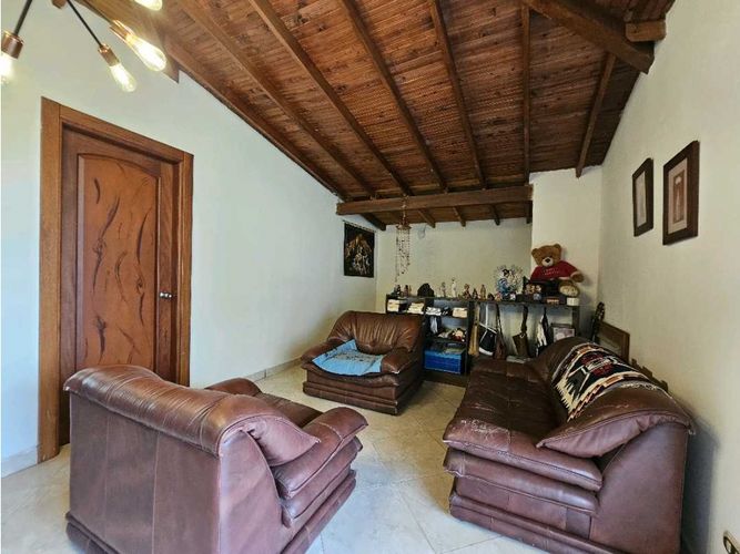 Casa de 4 alcobas en venta en El Salado, Envigado, 260 m² · foto 23 de 24