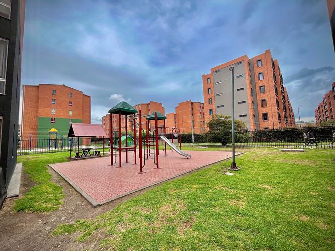 Apartamento de 3 alcobas en venta en Cr. Gardenias Et. Ii, Soacha, 47 m² · foto 2 de 15