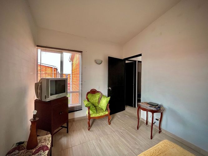 Apartamento de 3 alcobas en venta en Cr. Gardenias Et. Ii, Soacha, 47 m² · foto 4 de 15