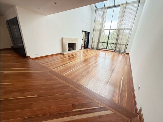 Apartamento de 4 alcobas en venta en Los Rosales, Bogotá, 411 m² · foto 2 de 24