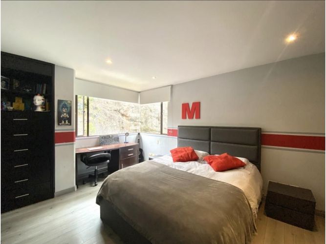 Apartamento de 4 alcobas en venta en Los Rosales, Bogotá, 411 m² · foto 12 de 24