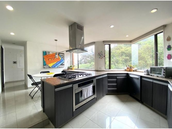 Apartamento de 4 alcobas en venta en Los Rosales, Bogotá, 411 m² · foto 16 de 24