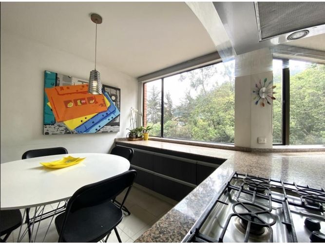 Apartamento de 4 alcobas en venta en Los Rosales, Bogotá, 411 m² · foto 23 de 24