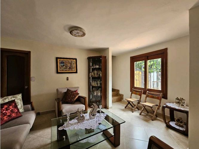 Casa de 4 alcobas en arriendo en Simon Bolivar, Envigado, 260 m² · foto 8 de 24