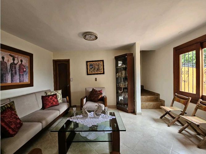 Casa de 4 alcobas en arriendo en Simon Bolivar, Envigado, 260 m² · foto 9 de 24