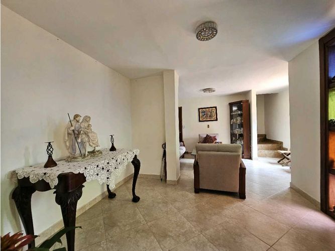 Casa de 4 alcobas en arriendo en Simon Bolivar, Envigado, 260 m² · foto 10 de 24