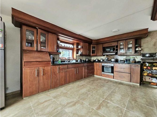 Casa de 4 alcobas en arriendo en Simon Bolivar, Envigado, 260 m² · foto 15 de 24