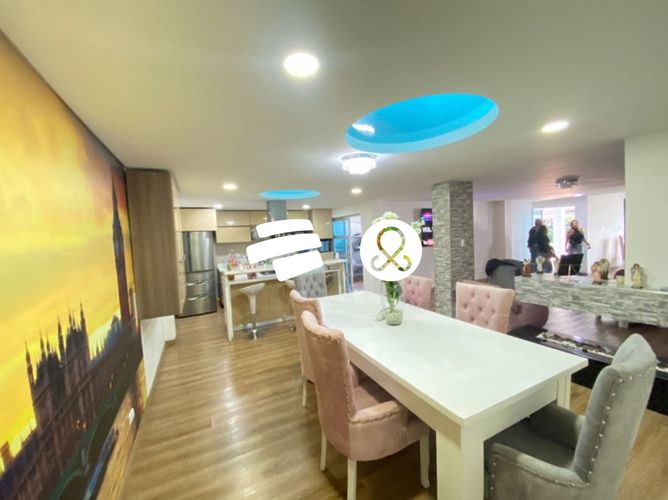 Casa de 4 alcobas en venta en Fontibon, Bogotá, 240 m² · foto 2 de 10