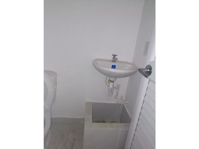 Local en arriendo en Granjas De Provenza, Bucaramanga, 90 m² · foto 6 de 7