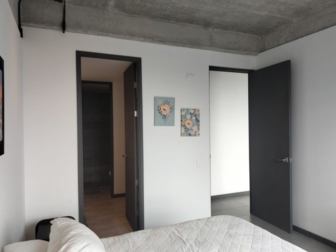 Apartamento de 2 alcobas en arriendo en El Poblado, Medellín, 104 m² · foto 7 de 17