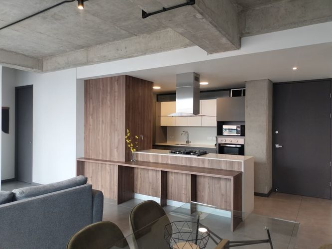 Apartamento de 2 alcobas en arriendo en El Poblado, Medellín, 104 m² · foto 10 de 17