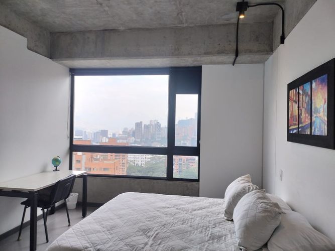 Apartamento de 2 alcobas en arriendo en El Poblado, Medellín, 104 m² · foto 13 de 17