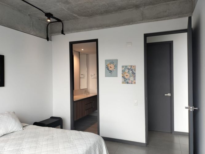 Apartamento de 2 alcobas en arriendo en El Poblado, Medellín, 104 m² · foto 8 de 17