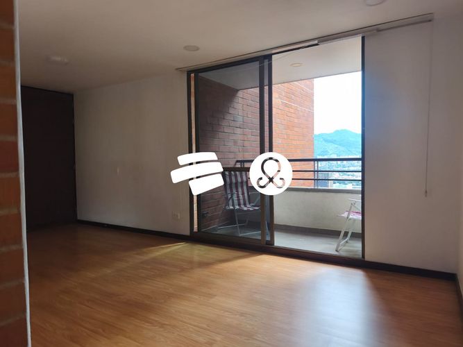 Apartamento de 3 alcobas en venta en El Poblado, Medellín, 77 m² · foto 9 de 24