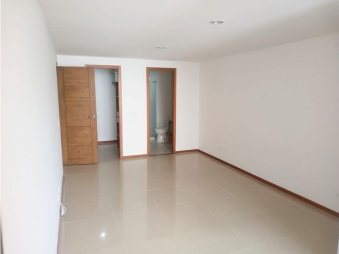 Apartamento de 3 alcobas en venta en Las Lomitas, Sabaneta, 110 m² · foto 4 de 12