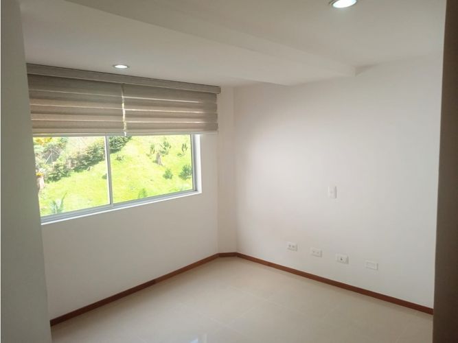 Apartamento de 3 alcobas en venta en Las Lomitas, Sabaneta, 110 m² · foto 6 de 12