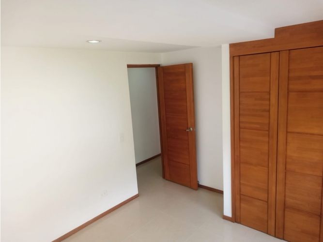 Apartamento de 3 alcobas en venta en Las Lomitas, Sabaneta, 110 m² · foto 9 de 12
