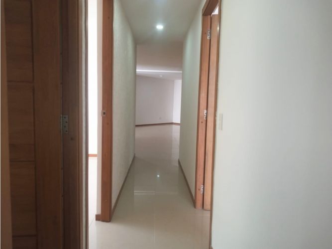 Apartamento de 3 alcobas en venta en Las Lomitas, Sabaneta, 110 m² · foto 10 de 12