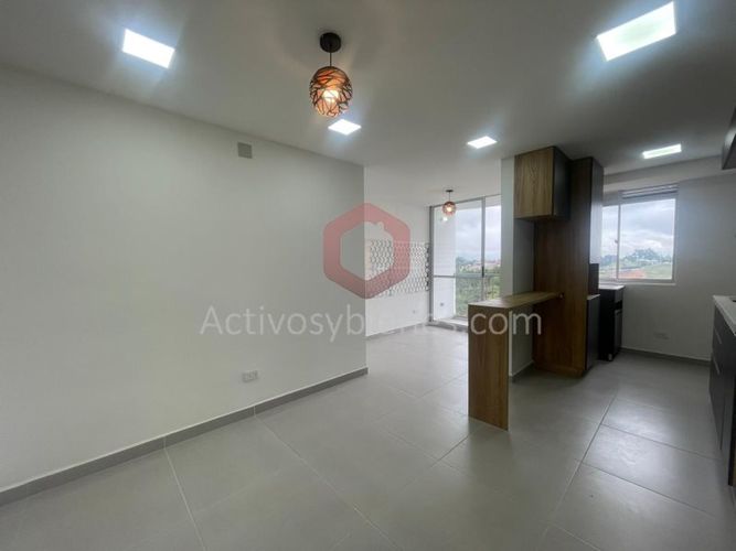 Apartamento de 3 alcobas en venta en Alto Del Medio, Rionegro, 56 m² · foto 2 de 21