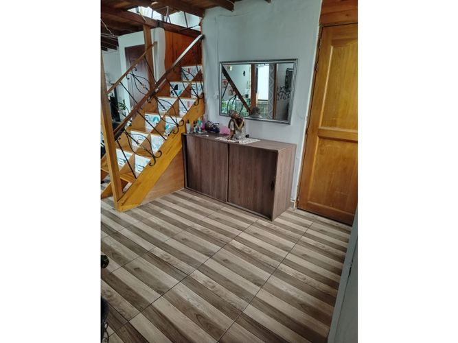 Casa de 3 alcobas en venta en Caicedo, Medellín, 138 m² · foto 3 de 12
