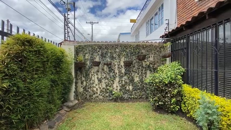 Casa en venta en Los Andes, Bogotá · foto 2 de 24