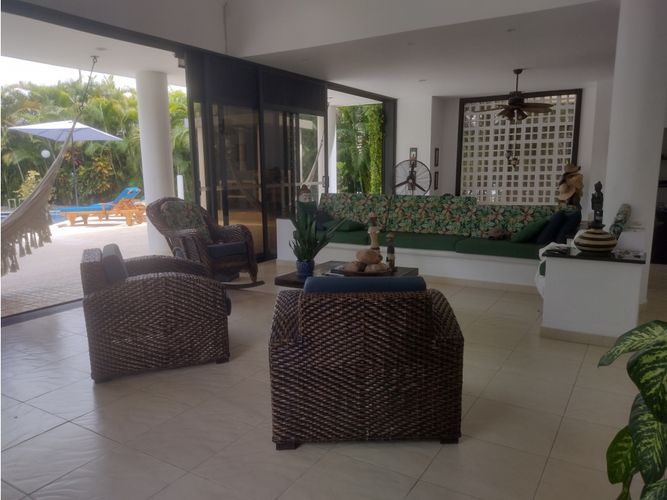 Casa de 4 alcobas en venta en Cn. Campestre El Peñon, Girardot, 340 m² · foto 3 de 21