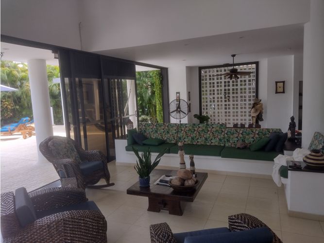 Casa de 4 alcobas en venta en Cn. Campestre El Peñon, Girardot, 340 m² · foto 4 de 21