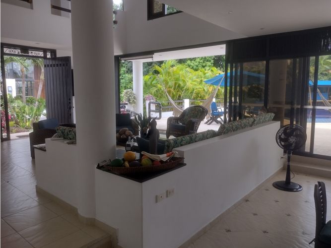 Casa de 4 alcobas en venta en Cn. Campestre El Peñon, Girardot, 340 m² · foto 9 de 21