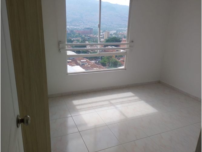 Apartaestudio en venta en Prado, Medellín, 35 m² · foto 11 de 14