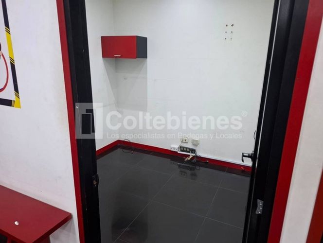 Local en arriendo en La Candelaria, Medellín, 75 m² · foto 8 de 24