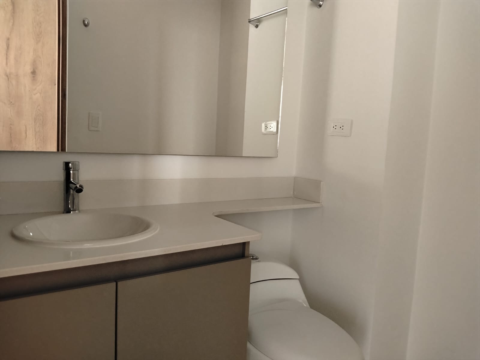 Apartamento en arriendo en El Poblado, Medellín · foto 2 de 18
