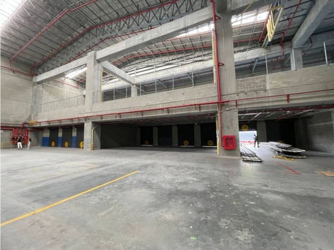 Bodega en arriendo en Caqueta, La Estrella · foto 3 de 20