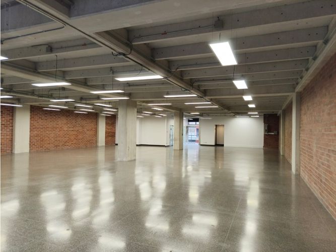 Oficina en arriendo en Cristo Rey, Medellín, 462 m² · foto 11 de 21
