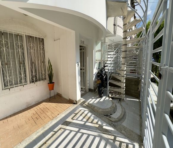 Casa en venta en Cañaverales, Cali · foto 2 de 24